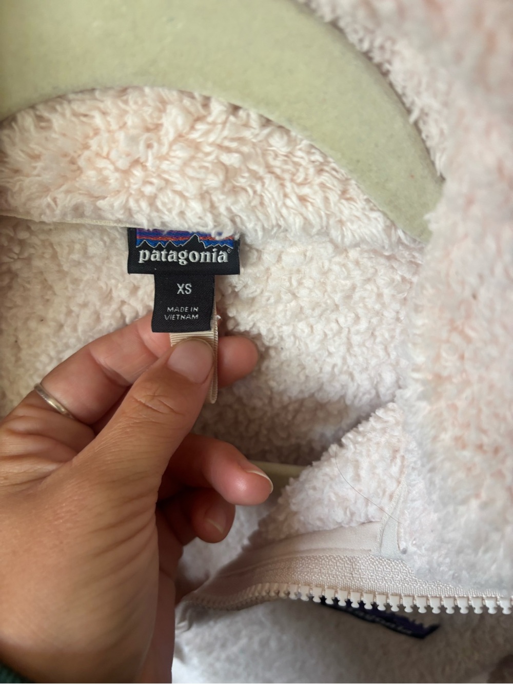 Patagonia fuzzy fleece - Picture 2 of 4